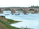 Toues cabanées et bateaux de Loire à fond plat  à Gien