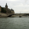 18h43 Le pont Napoléon et la conciergerie