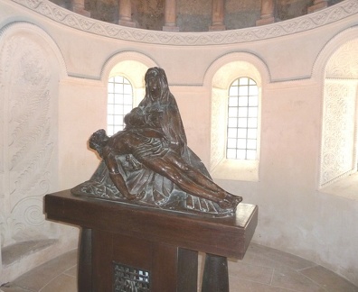  La pieta de l'oratoire de Germigny