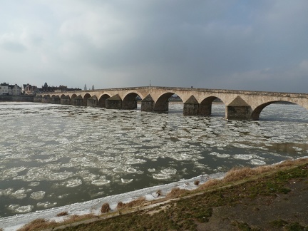  L'embâcle de la Loire s'intensifie